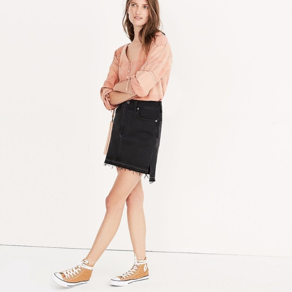 Madewell Black Denim Step-Hem Jean Skirt in Washed Black Size 25 EUC